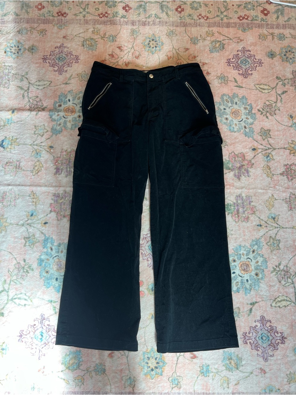 Universal Thread Black Cargo Pants with Zip Pockets